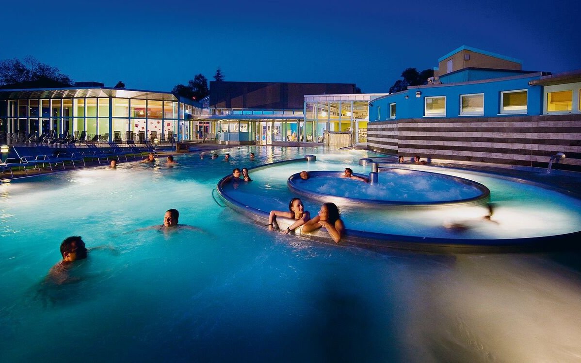 Das Wasser des Thermalbads und des Wellnessbereichs «sole uno» wird in der Saline Rheinfelden-Riburg
gefördert.