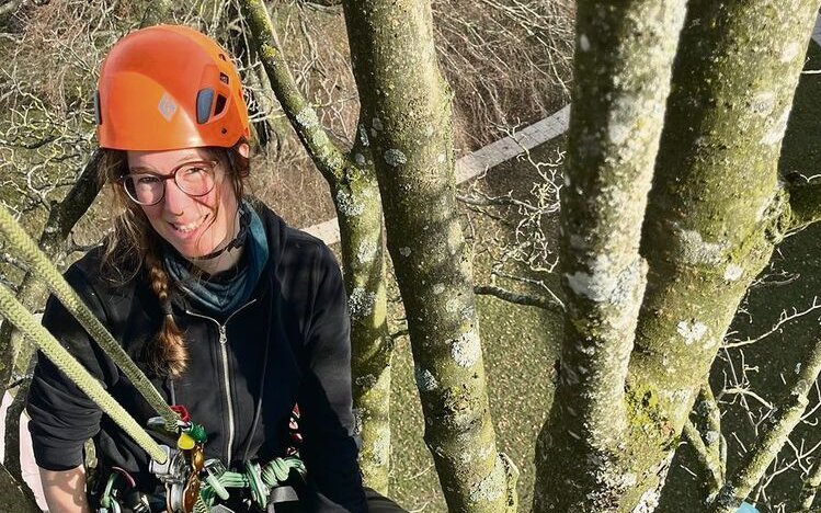 Gut gesichert geht es für Simona Zahnerin luftige Höhen. 