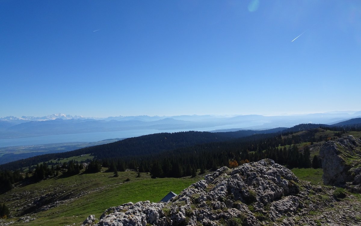 Reisen vor der Haustüre ist attraktiv, zum Beispiel im Waadtländer Jura. 