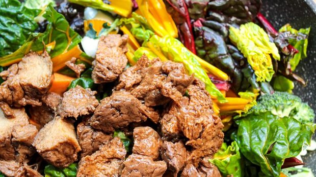 Seitan auf Salat