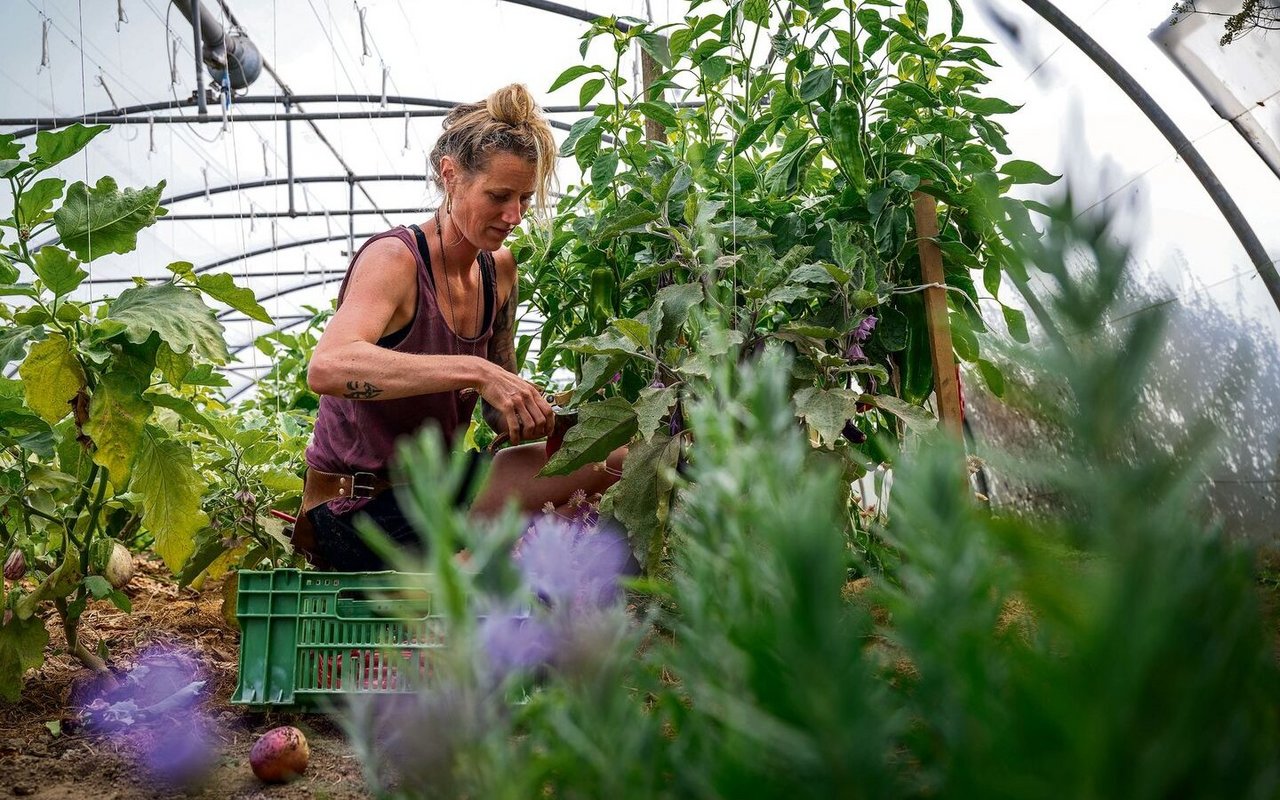 Selina hat zusammen mit Annina den Überblick, wann im Garten welche Arbeiten anstehen.