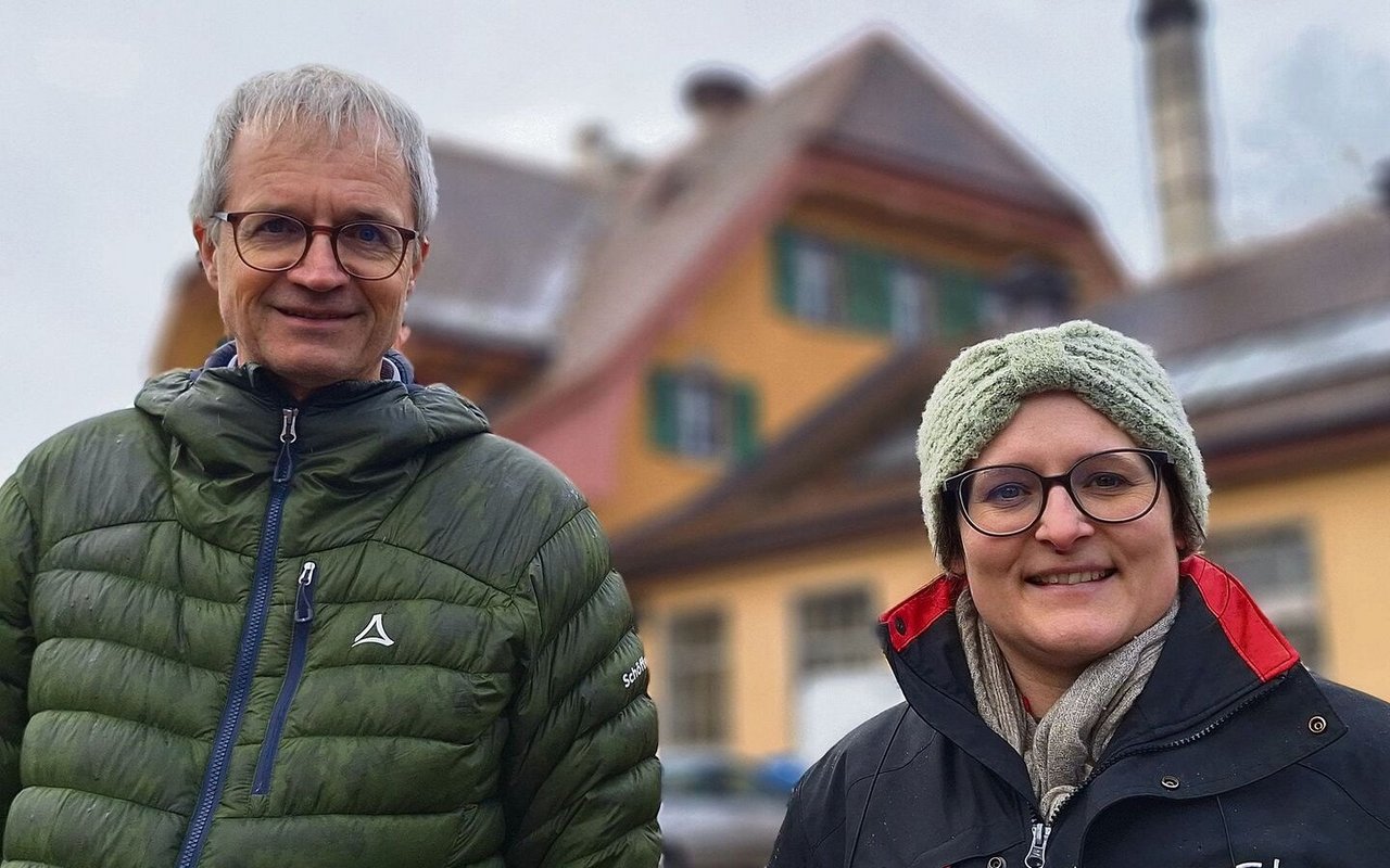 David Külling und Salome Wägeli beobachten die Berner Störche seit Jahren.