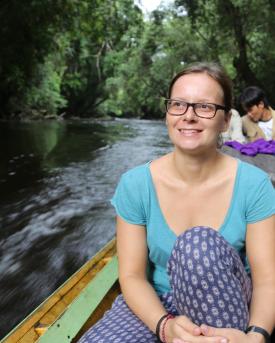 Zur Person: Die Primatologin Anna Marzec untersuchte viele Jahre lang wilde und ausgewilderte Orang-Utans und war an zahlreichen Forschungs- und Naturschutzprojekten auf den indonesischen Inseln Borneo und Sumatra beteiligt. Während dieser Zeit sah sie das gewaltige Ausmass der Vernichtung des Regenwalds. Bei BOS Schweiz engagiert sie sich nun als Projektleiterin für den Schutz der letzten Primärwälder Borneos und der Wiederaufforstung zerstörter Wälder.
